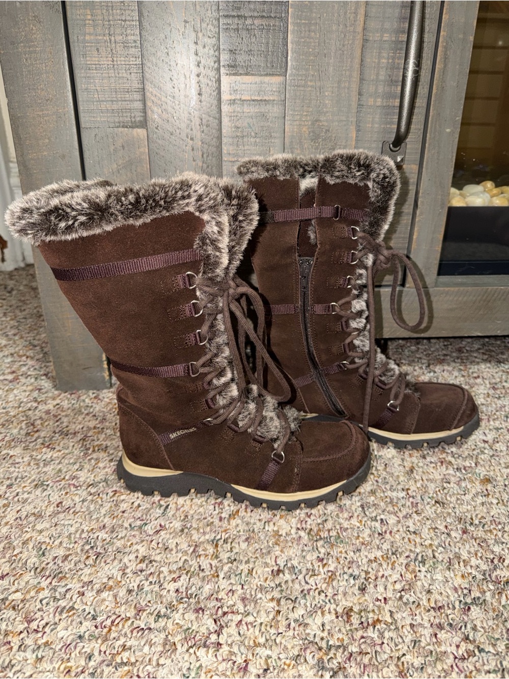 Skechers size 7 leather Women's Dark Brown Faux Fur Lace-Up Winter Boots